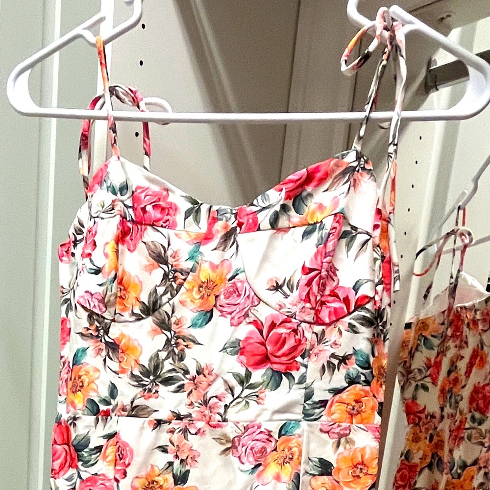 Floral Dress small Cupshe x Vanessa Morgan